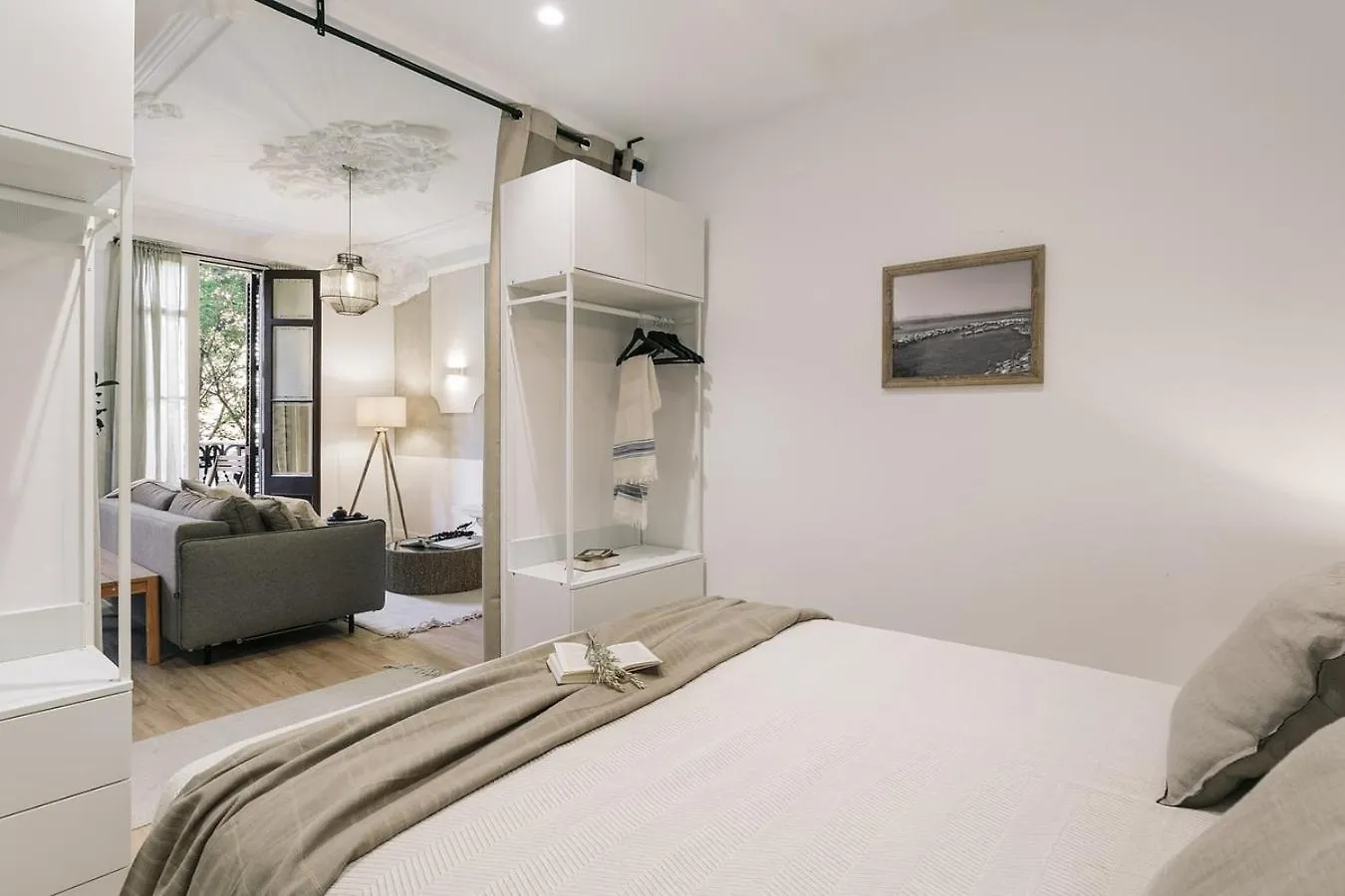 Baia - Studio And Balcony In Eixample Esquerra 바르셀로나 0*,  스페인