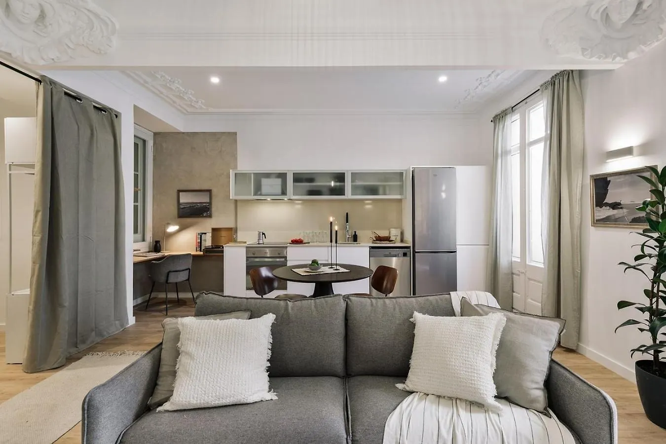 Baia - Studio And Balcony In Eixample Esquerra 바르셀로나 아파트